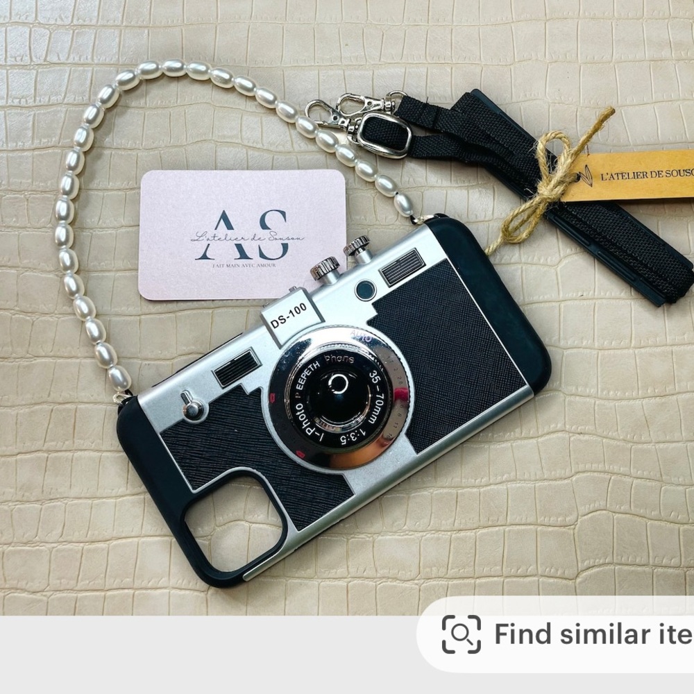 “Emily in Paris” IPhone 13 case with pearl hand and neck strap Made in France